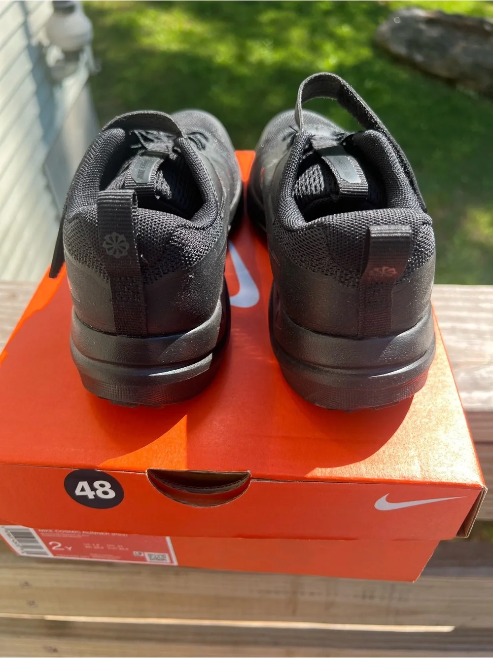 2Y Nike Cosmic Runners *NEW*